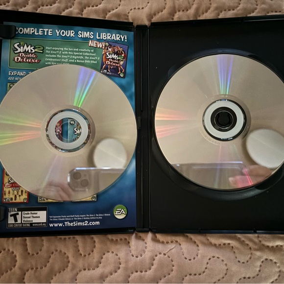 The Sims 2 University Expansion Pack PC CD ROM Game 2005 2 Discs - Picture 4 of 4